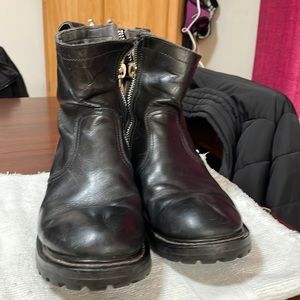 Skechers vintage black leather side zipper boots